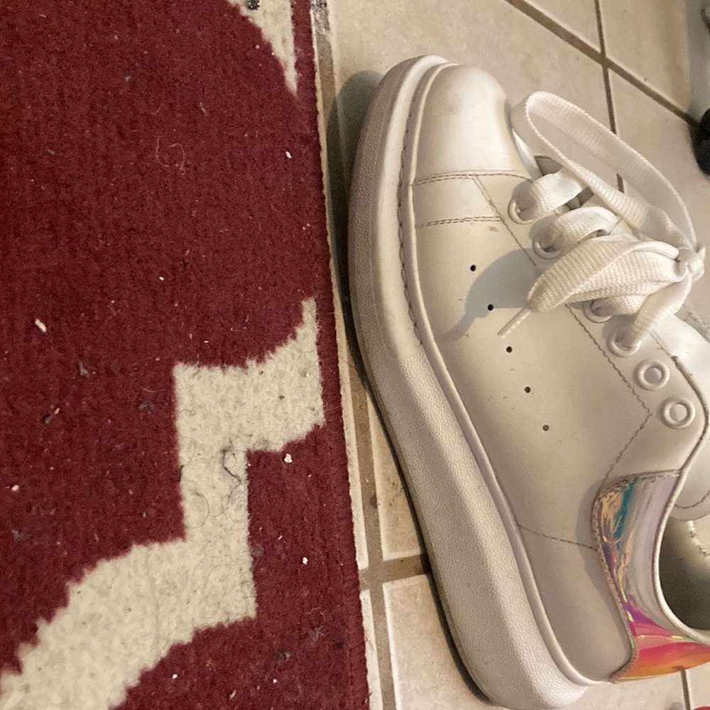 Alexander McQueen’s size 38 good condition first come first serve to 250